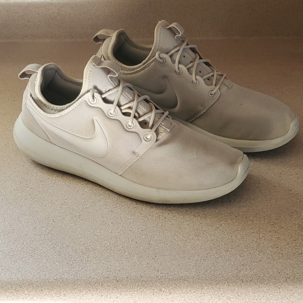 Nike size 11 shoes wolf grey
